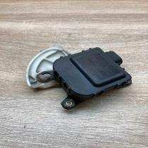 8d1820511e 0132801148  Air flap motor/actuator Audi A6 S6 C5 4B