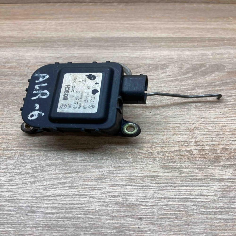 4B2820511C 0132801139  Air flap motor/actuator Audi A6 S6 C5 4B