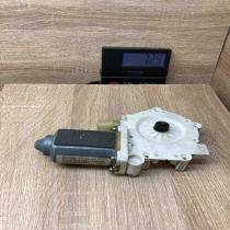 8360512 113843  Front door window regulator motor BMW 5 E39