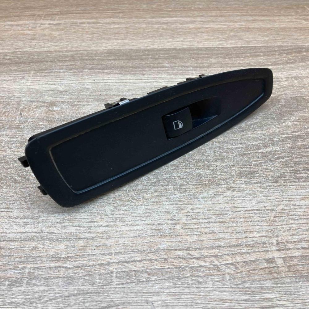 9208107   Electric window control switch BMW 3 F30 F35 F31