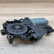 4B0959801B 101142 100  Rear door window regulator motor Audi A6 S6 C5 4B