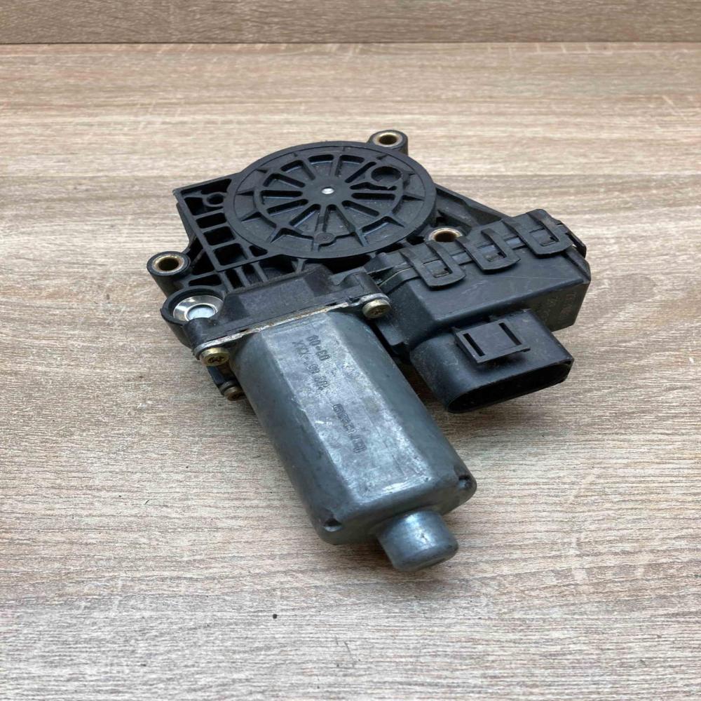 0130821785 2303002094  Rear door window regulator motor Audi A6 S6 C5 4B