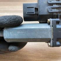 0130821785 2303002094  Rear door window regulator motor Audi A6 S6 C5 4B