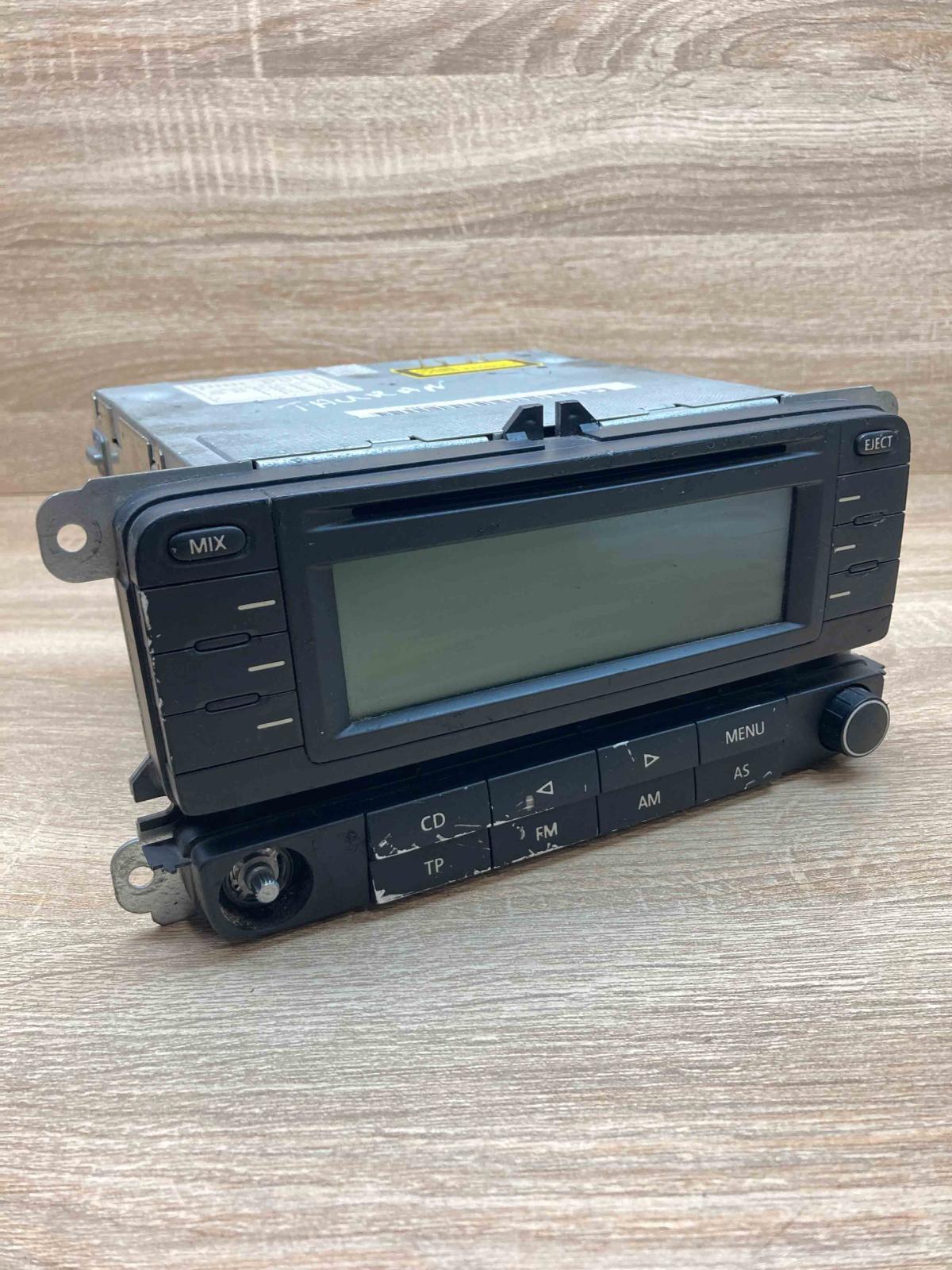 1K0035186D 7642223360  Radio/CD/DVD/GPS head unit Volkswagen Touran I