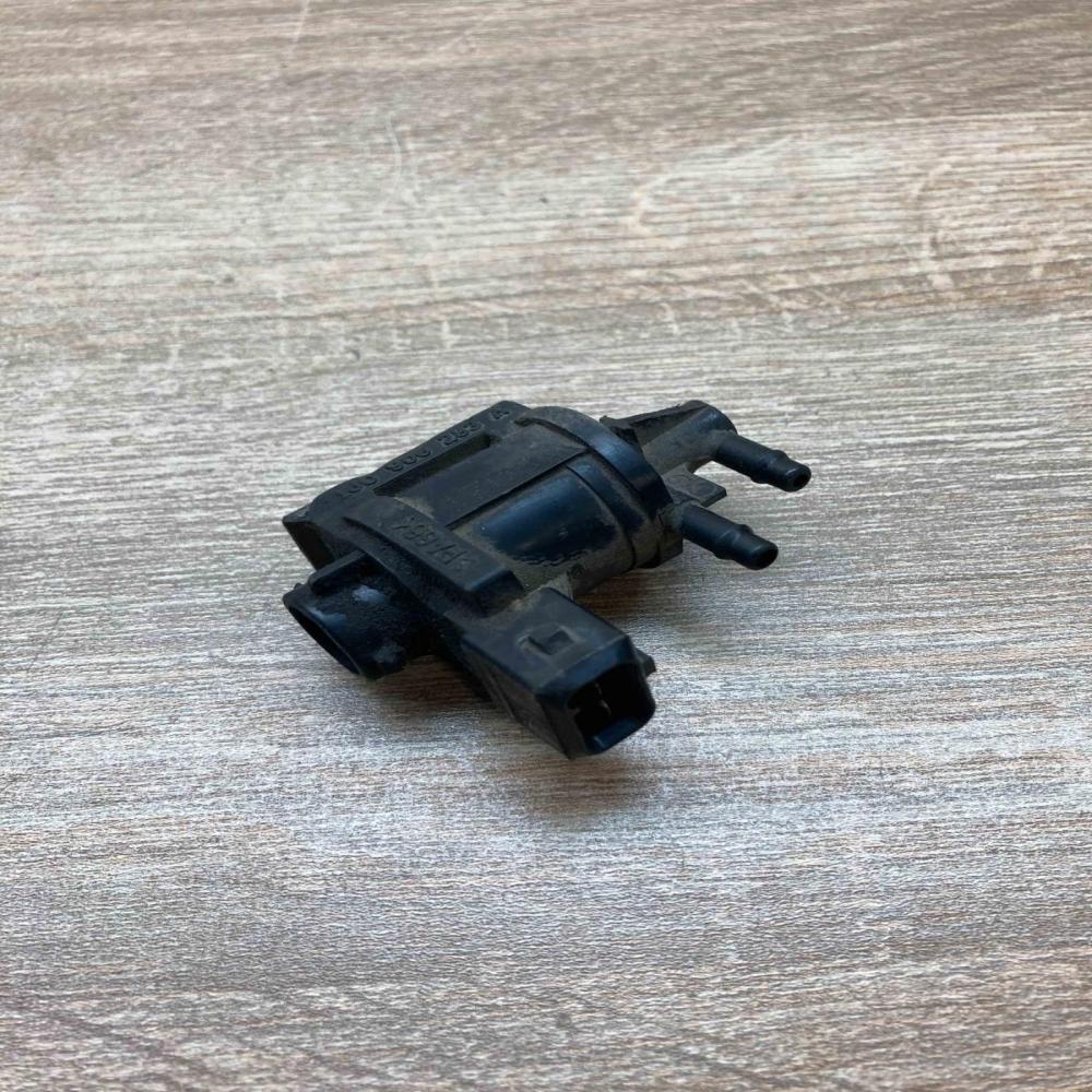1J0906283A   Vacuum pump Volkswagen Golf IV