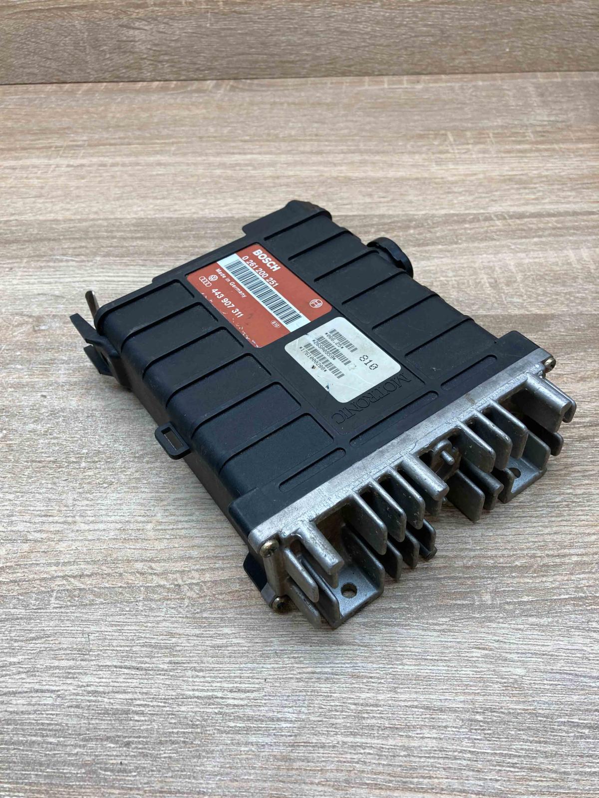 443907311 0261200251  Engine control unit/module ECU Audi 80 90 S2 B4