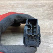 03458518   Electric window control switch Volvo S70  V70  V70 XC