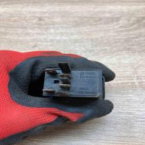 535959621   Windscreen/window heater switch Volkswagen Transporter - Caravelle T