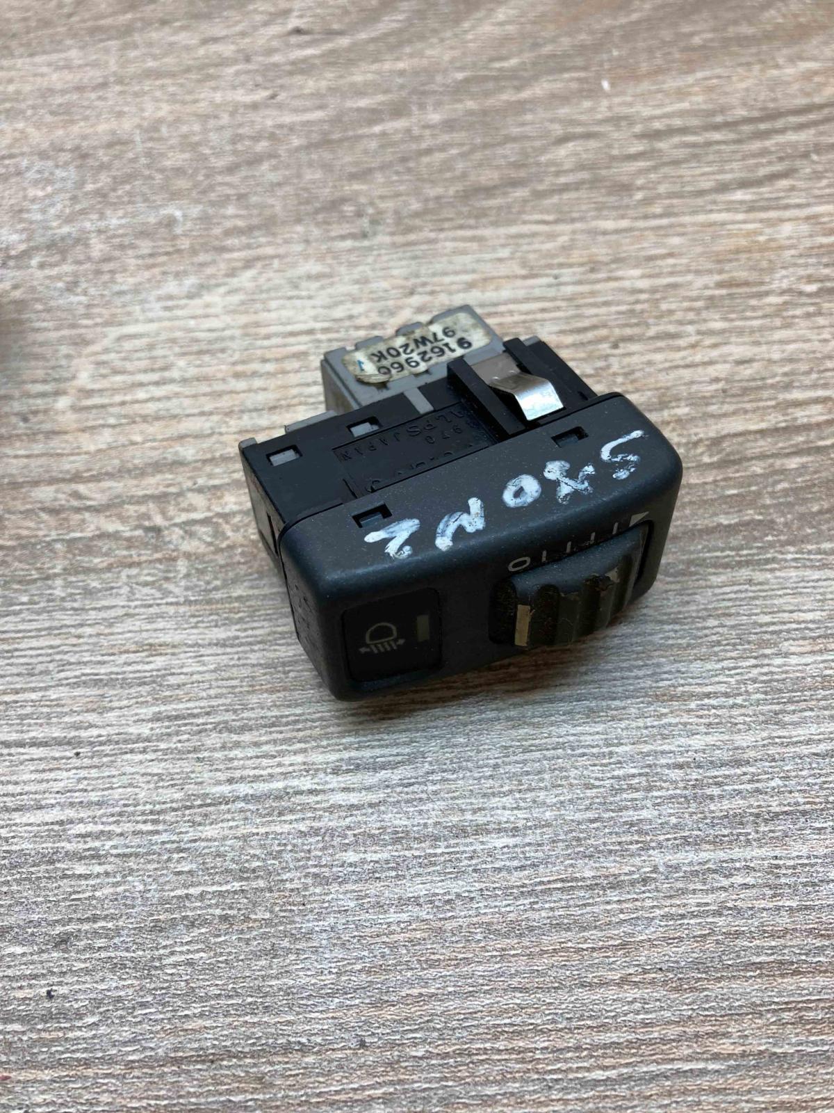 9162960   Headlight level height control switch Volvo S70  V70  V70 XC