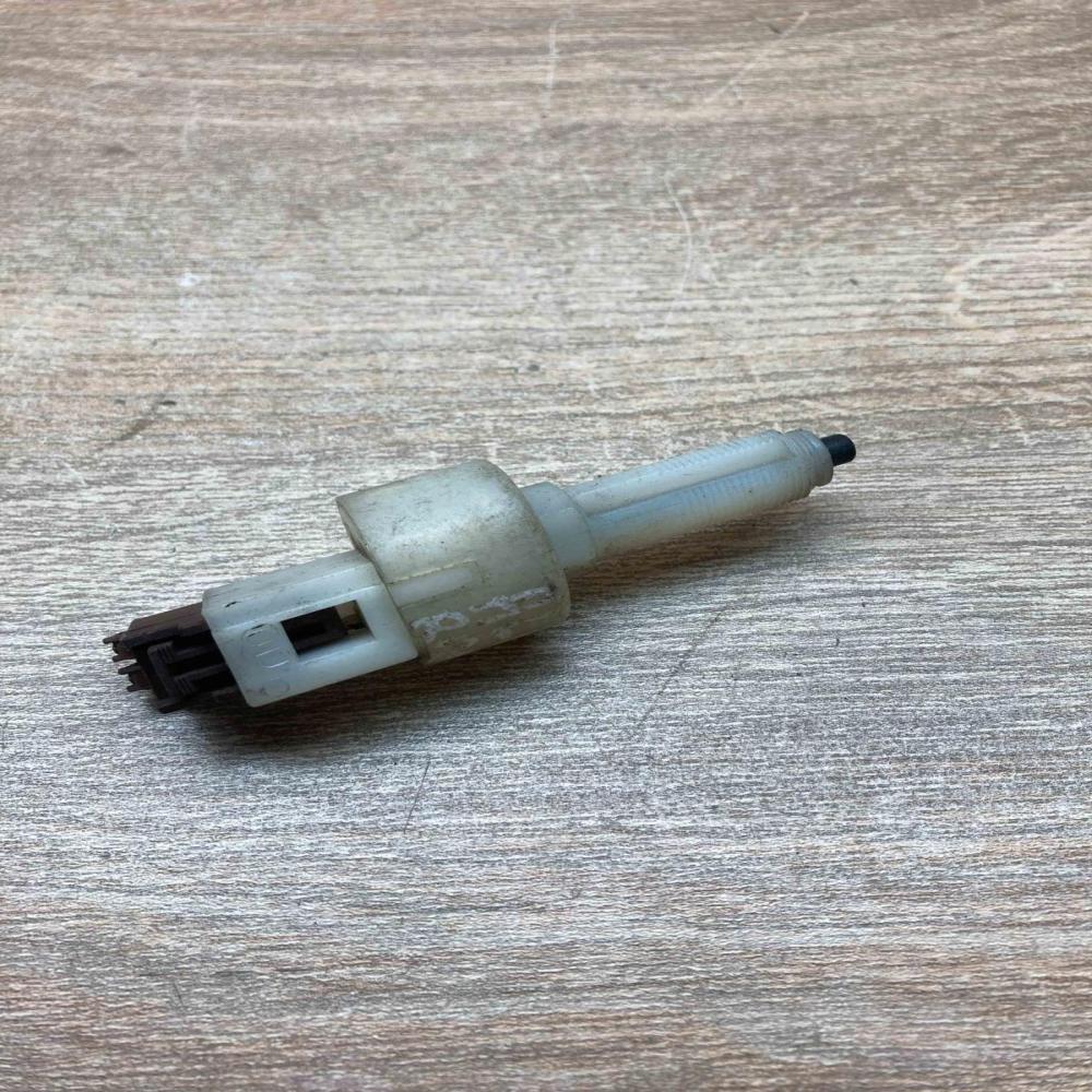 B365   Brake pedal sensor switch Alfa Romeo 147