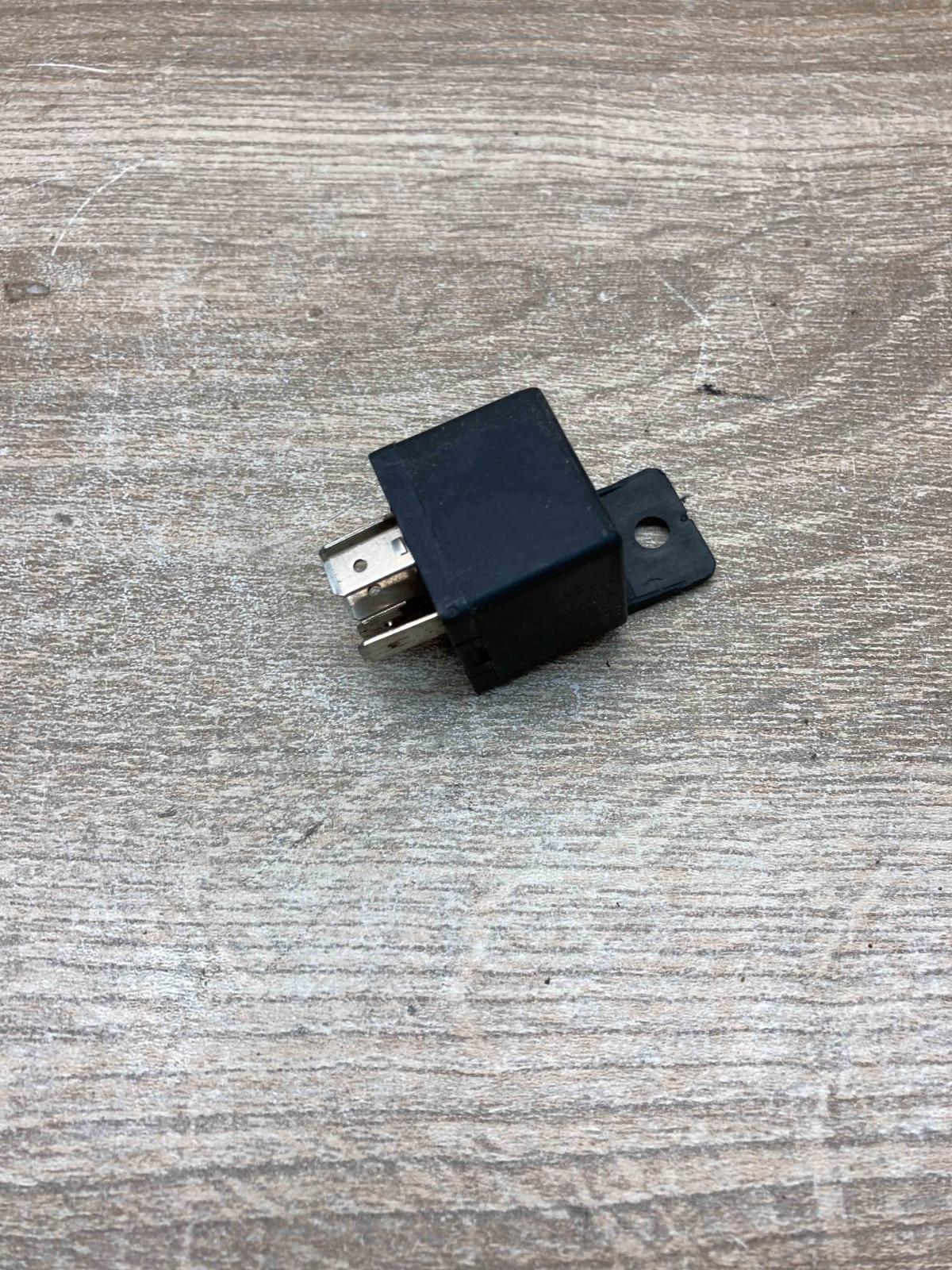 PRE0004   Other relay Audi 80 90 S2 B4