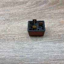0332209136 90421316  Other relay Opel Signum