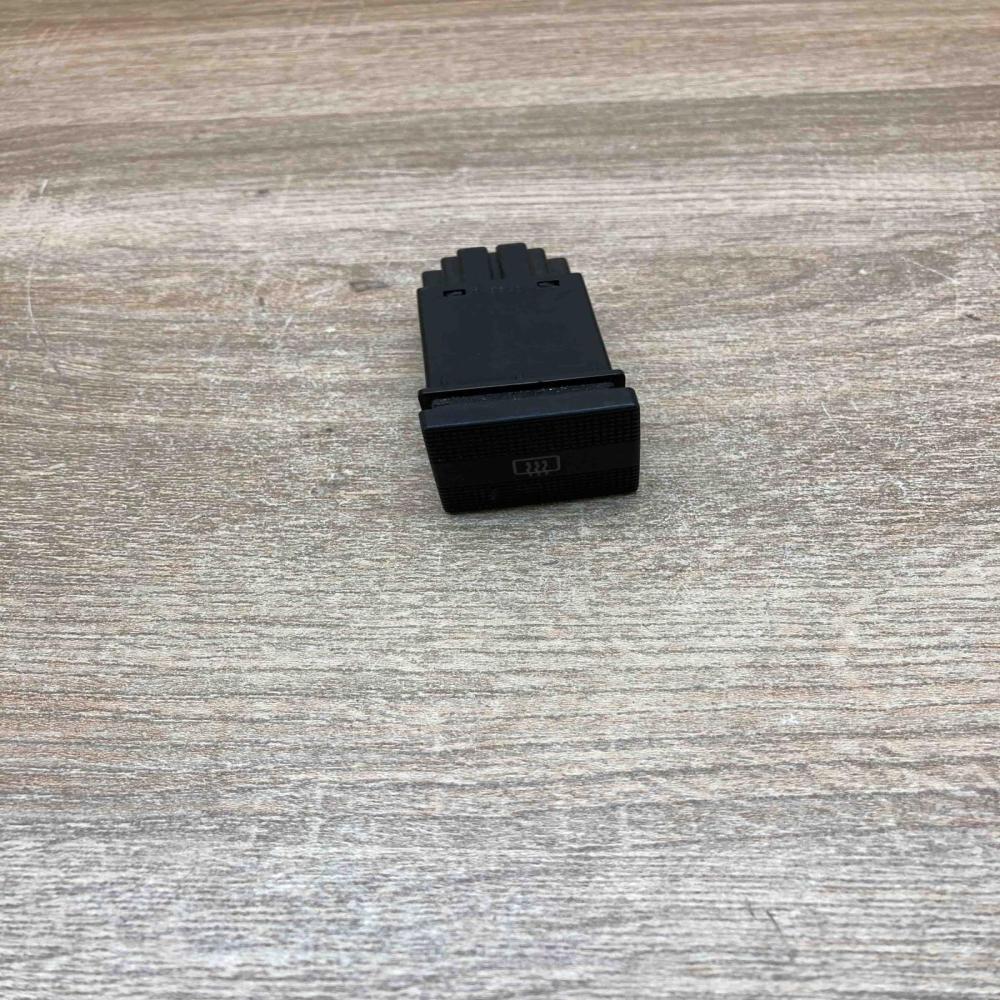 1H0959621 501591  Windscreen/window heater switch Volkswagen Golf III