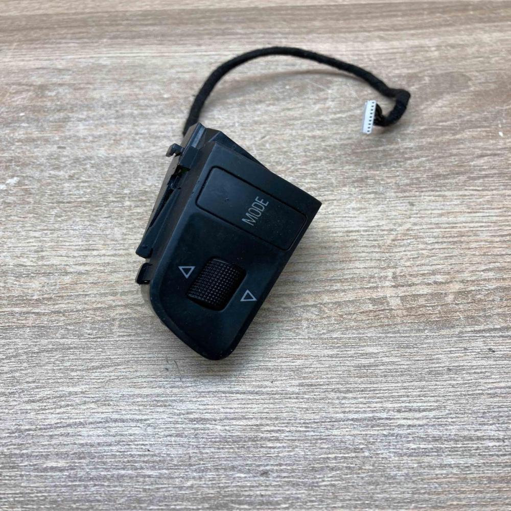 4F0951527   Steering wheel buttons/switches Audi A6 S6 C6 4F