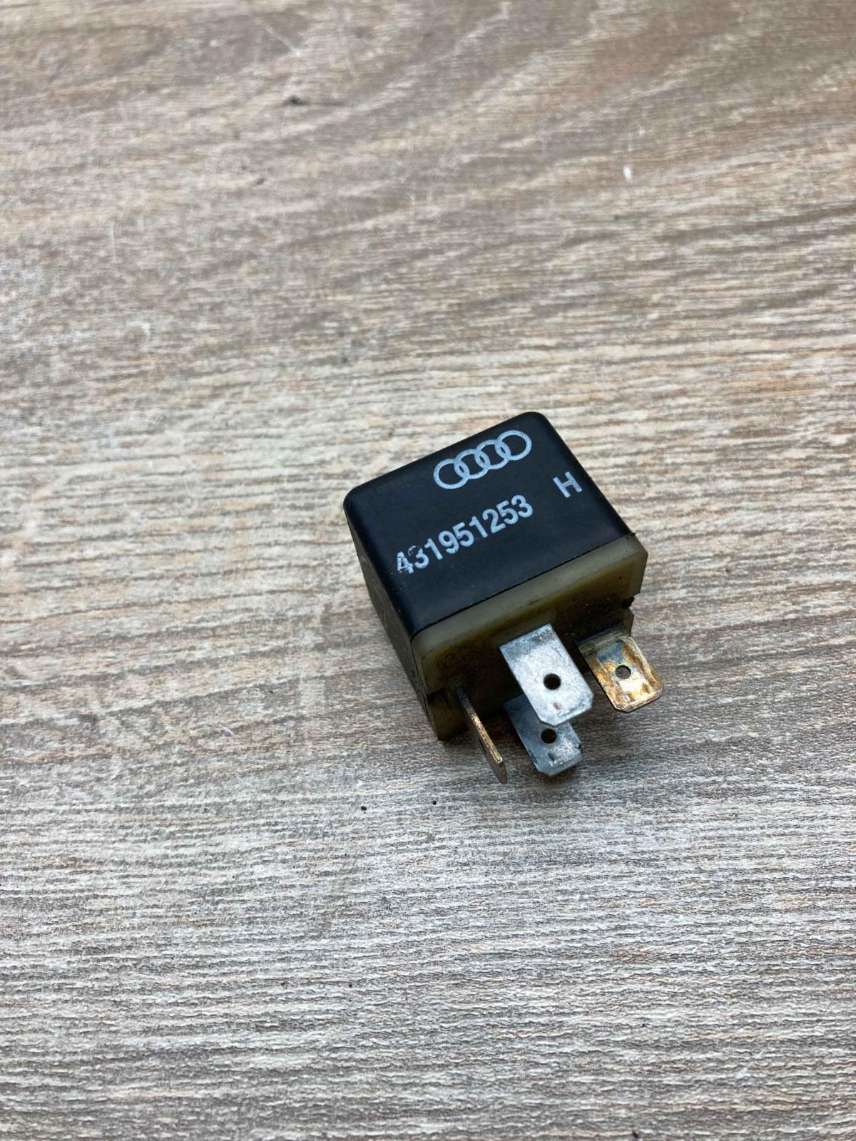 431951253H 204  Other relay Audi A4 S4 B5 8D