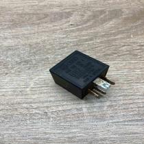 445955529A UH2  Other relay Audi A6 S6 C4 4A