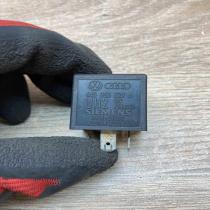 445955529A UH2  Other relay Audi A6 S6 C4 4A