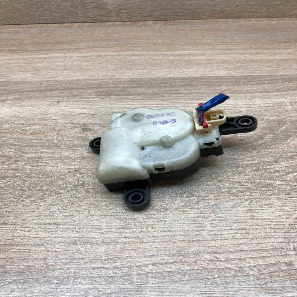 058ABC0480B  With Plug Air flap motor/actuator Chrysler Voyager