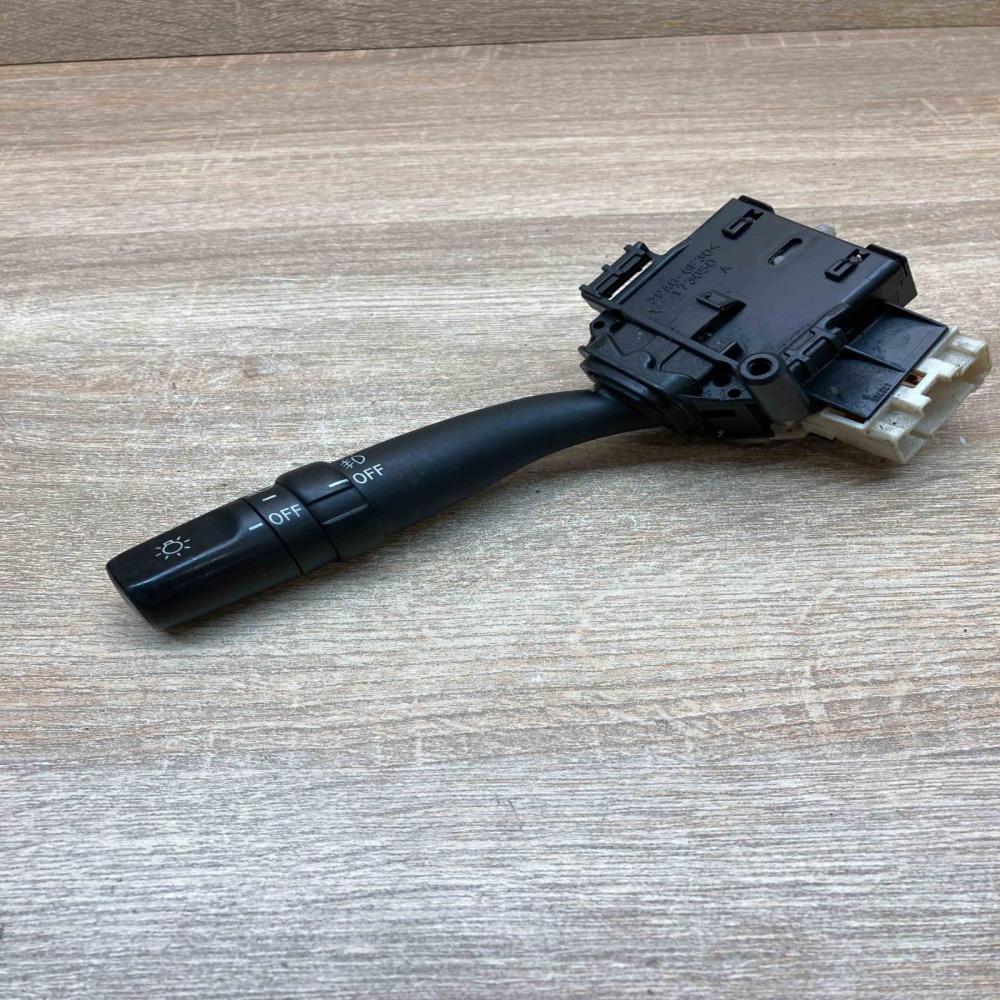 84140 05110 173650A  Indicator stalk Toyota Corolla Verso AR10