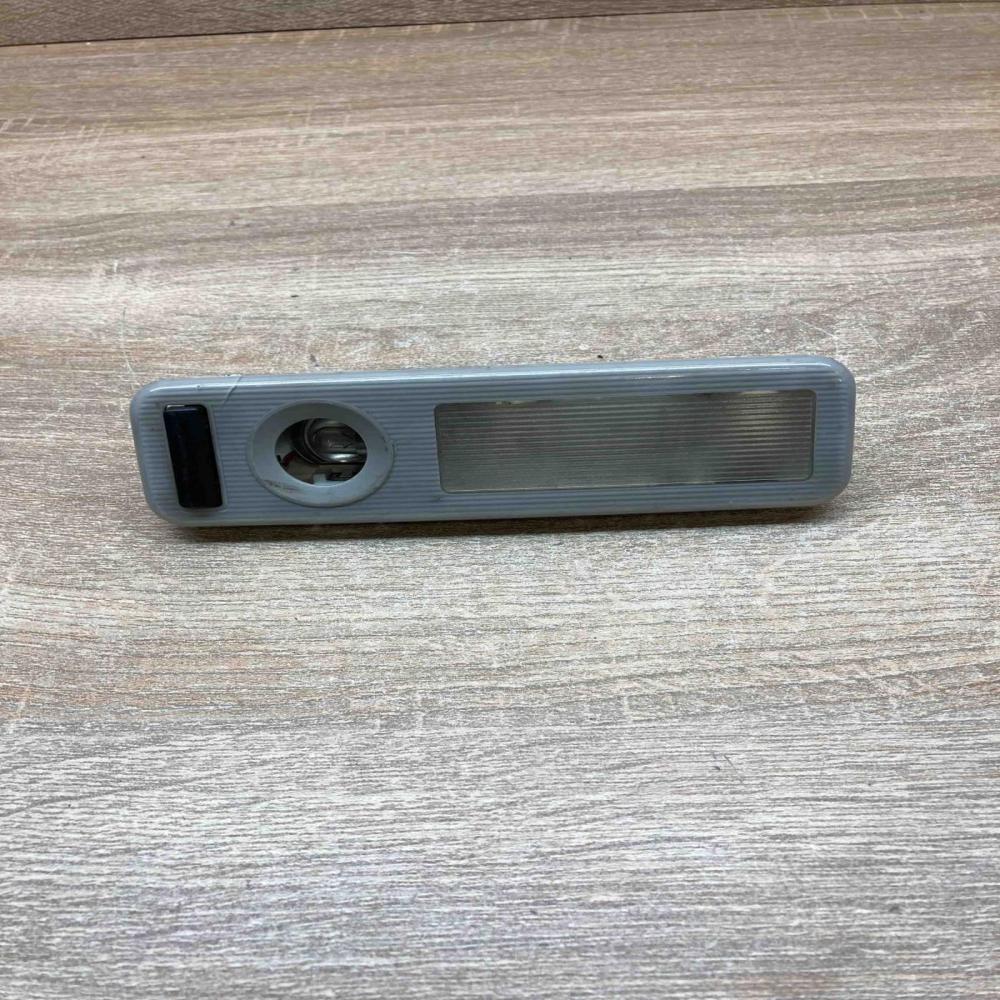8366433   Rear seat light BMW 5 E39