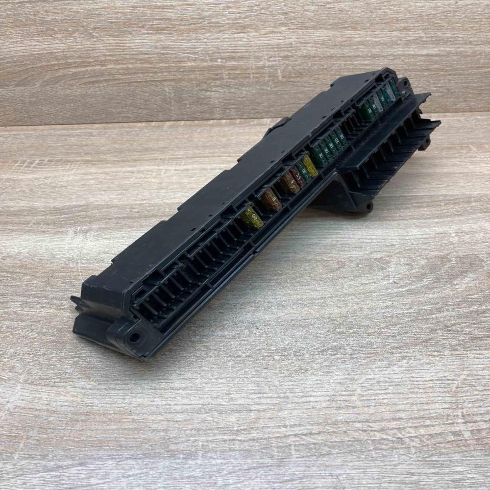 6932452 106887  Fuse module BMW 5 E60 E61