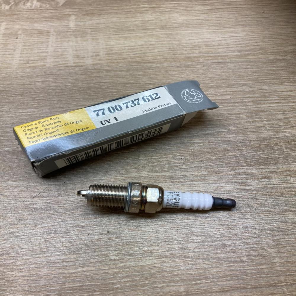 7700737612 FC52LS  Spark plug Renault Megane I