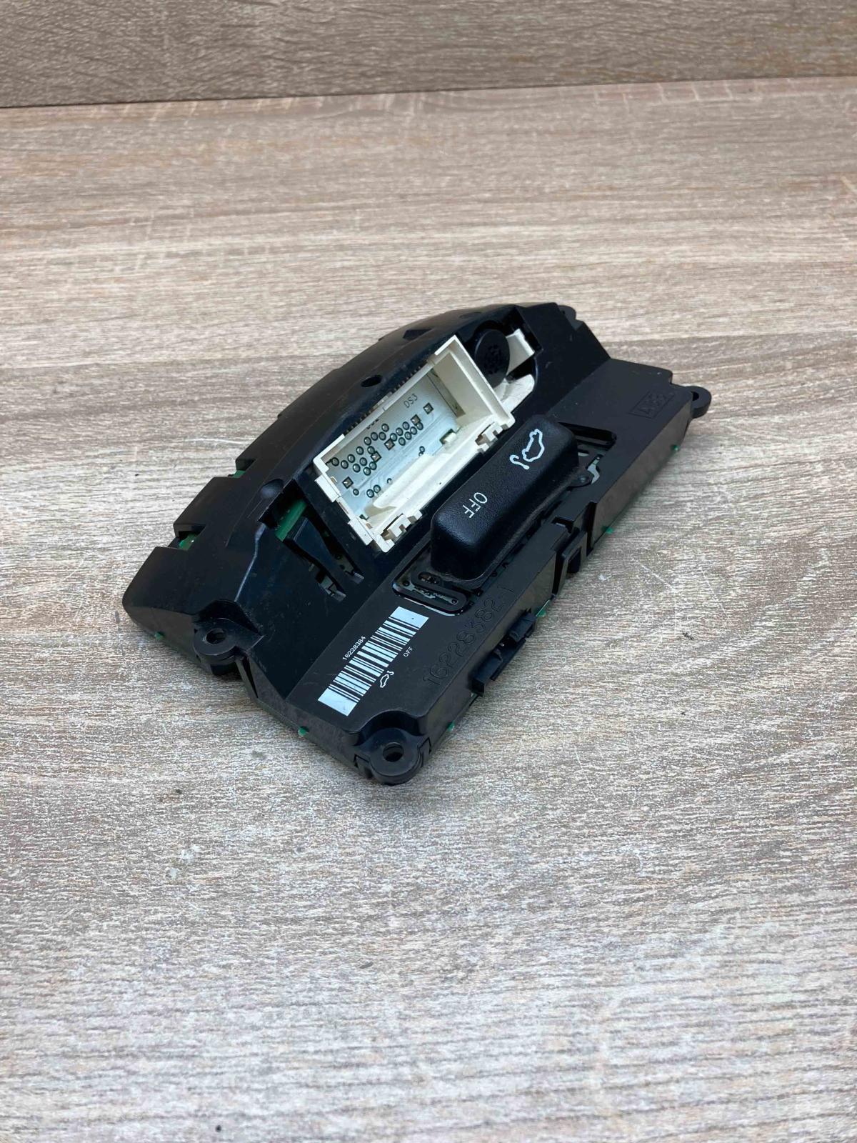 A1635421018   Front seat light Mercedes-Benz ML W163