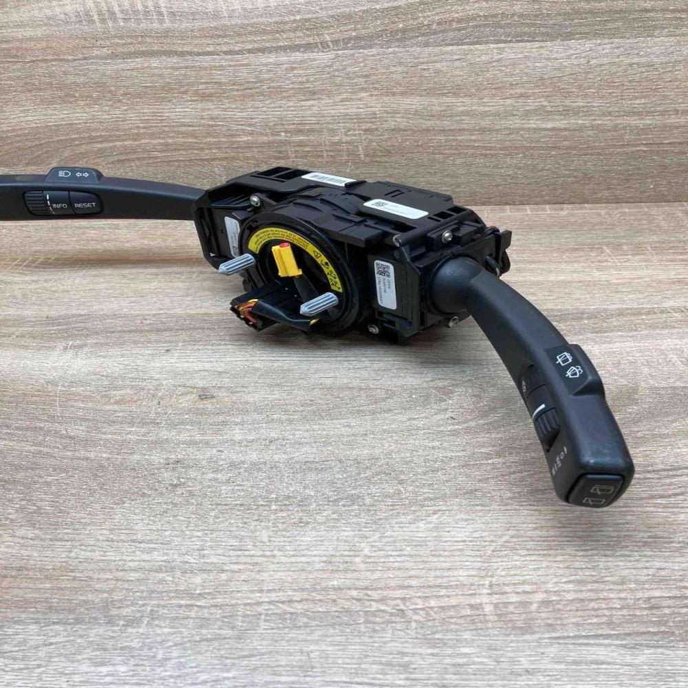 31343218   Wiper turn signal indicator stalk/switch Volvo XC60
