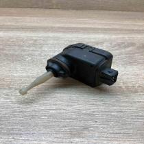 0307852306   Headlight level adjustment motor Ford Scorpio