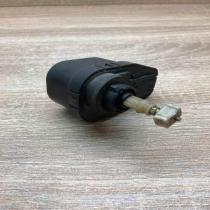 032008309   Headlight level adjustment motor Audi 80 90 S2 B4
