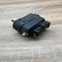 7700840141  With Plug Headlight level adjustment motor Renault Scenic I