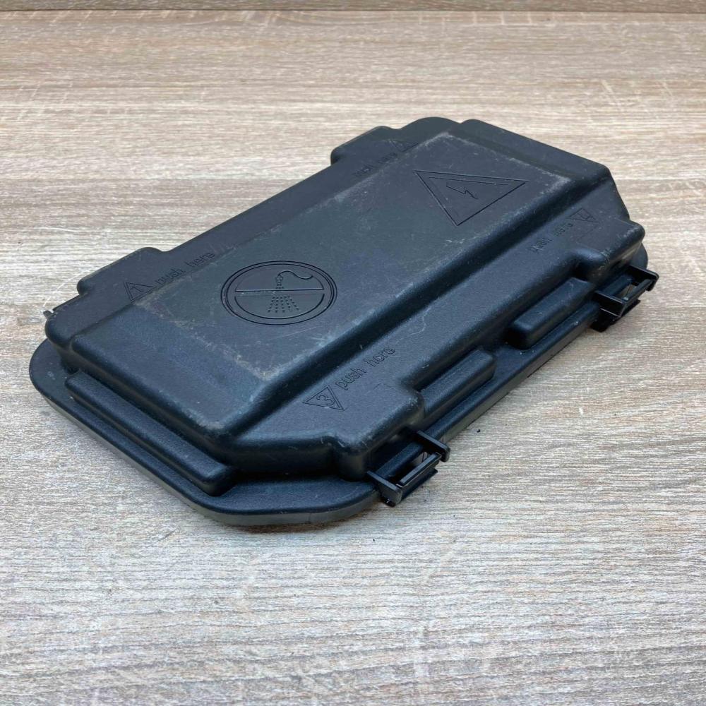 9224872 106887  Fuse box cover BMW 3 F30 F35 F31