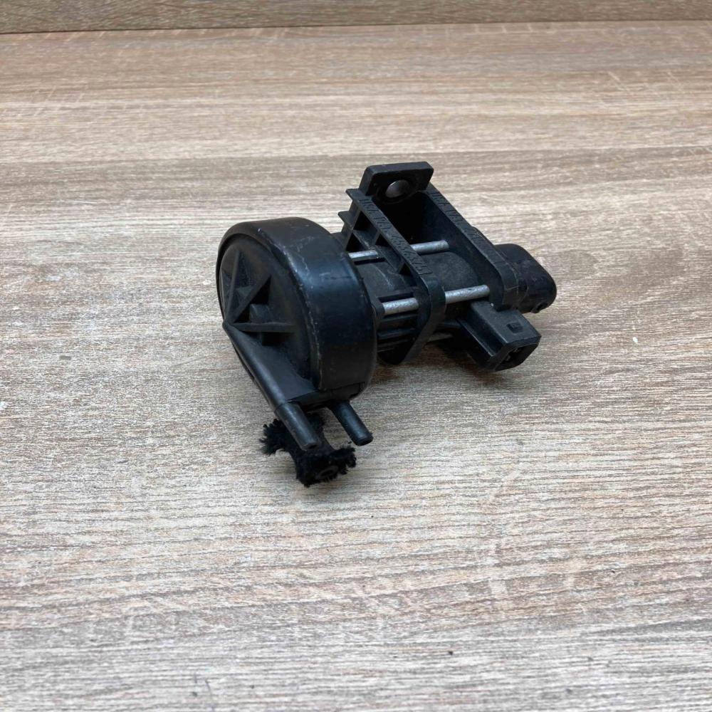 357906283   Turbo solenoid valve Audi 100 S4 C4