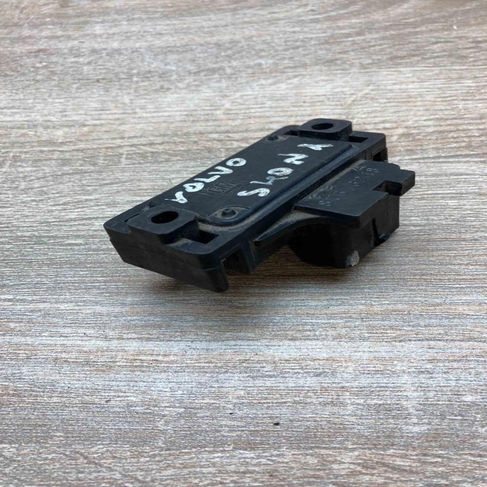 8766248   Air pressure sensor Volvo S70  V70  V70 XC