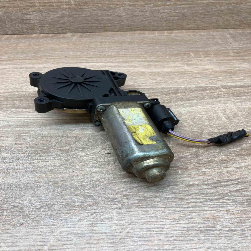 900108H   Front door window regulator motor Ford Focus