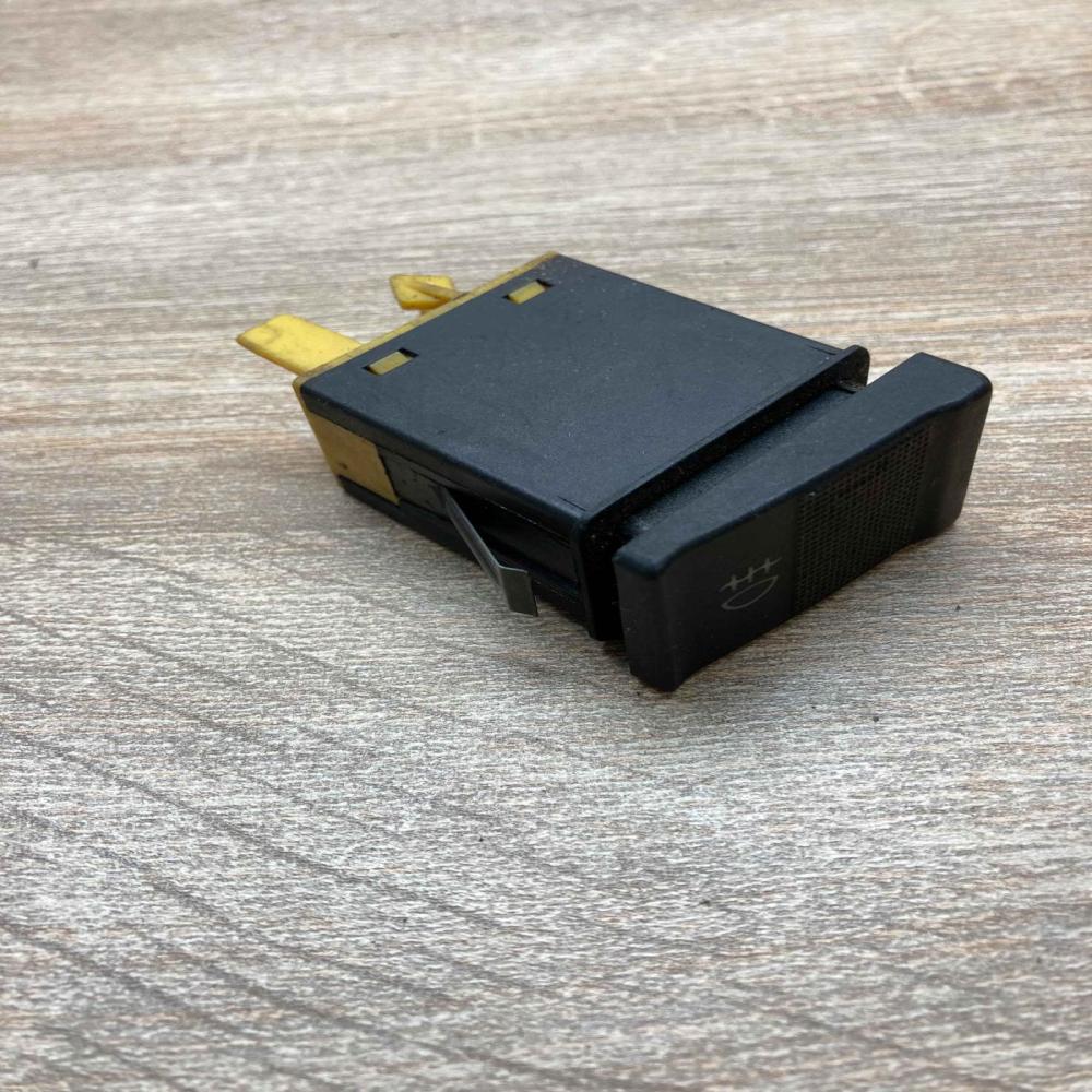 4A0941563   Fog light switch Audi 80 90 S2 B4