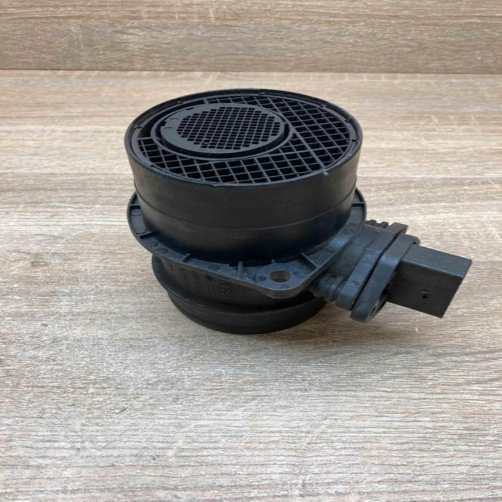 074906461B 0281002461  Mass air flow meter Skoda Octavia Mk2 (1Z)