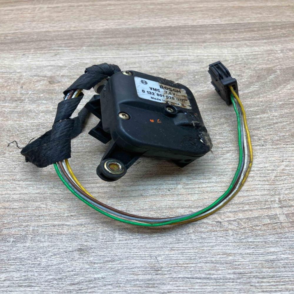 0132801026   Air flap motor/actuator Audi A4 S4 B5 8D