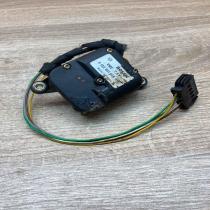 0132801026   Air flap motor/actuator Audi A4 S4 B5 8D