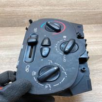 1068701   Climate control unit Peugeot 206