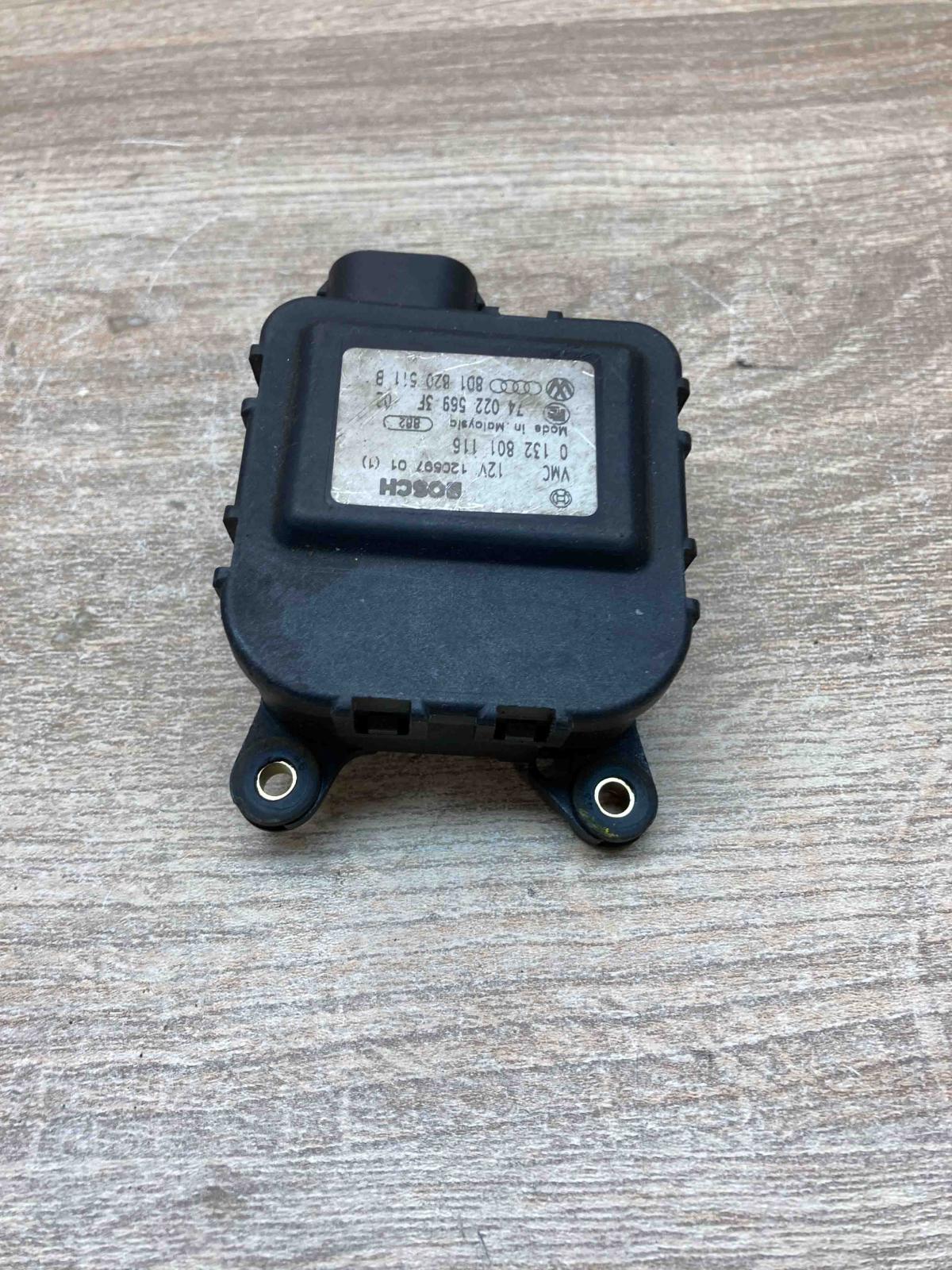 8D1820511B 0132801116  Air flap motor/actuator Volkswagen PASSAT B5