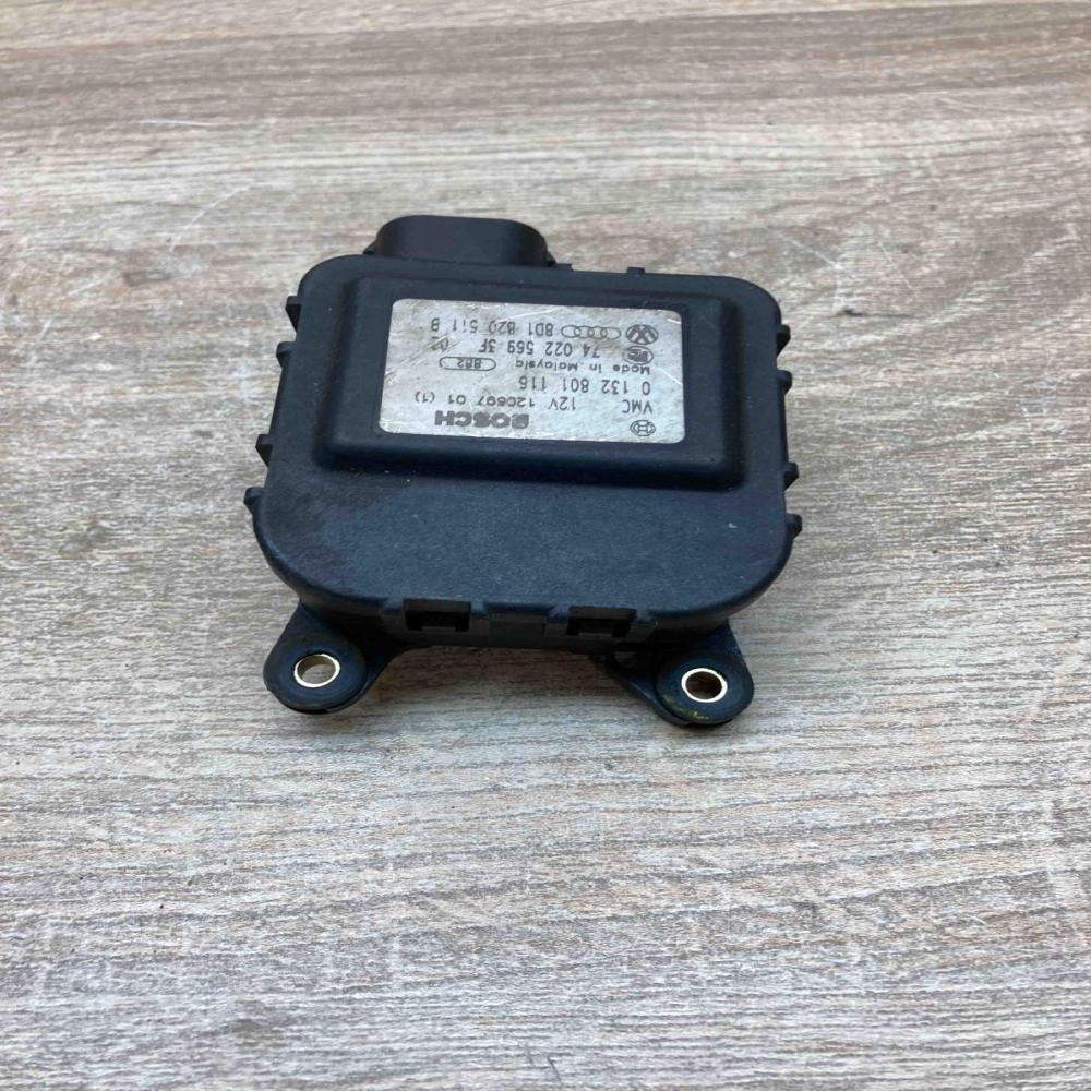 8D1820511B 0132801116  Air flap motor/actuator Volkswagen PASSAT B5