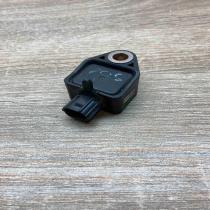 89173 06080   Airbag deployment crash/impact sensor Toyota Avensis Verso