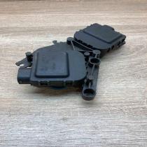 8D2820511E 0132801215  Air flap motor/actuator Volkswagen PASSAT B5.5