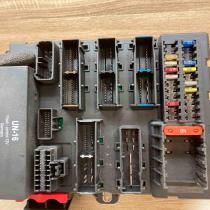 13170893 519046106  Fuse module Opel Astra J