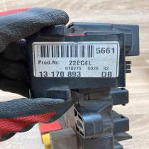 13170893 519046106  Fuse module Opel Astra J