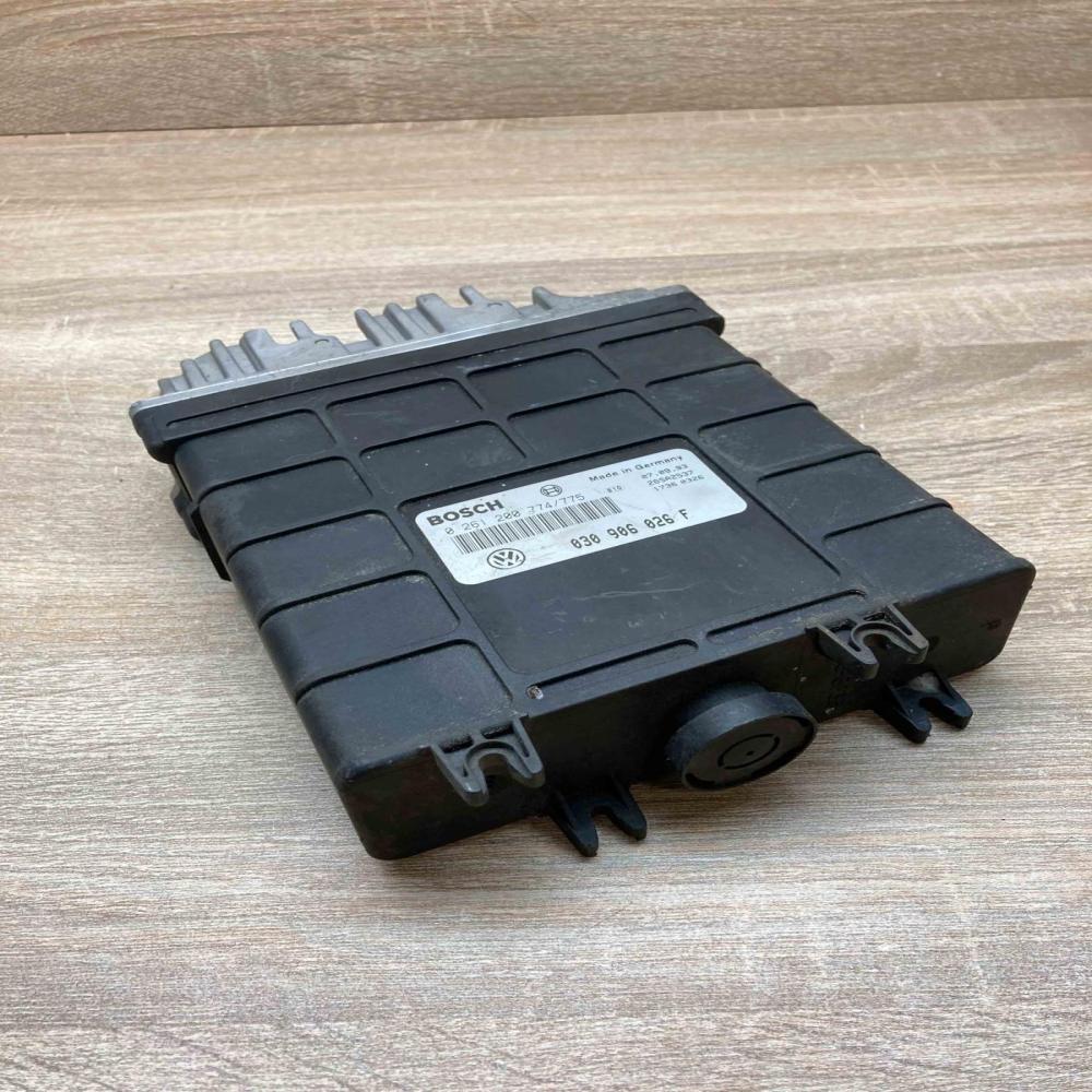 030906026F 0261200774  Engine control unit/module ECU Seat Ibiza II (6k)