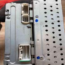 86120 47120 101753  Radio/CD/DVD/GPS head unit Toyota Prius (XW20)