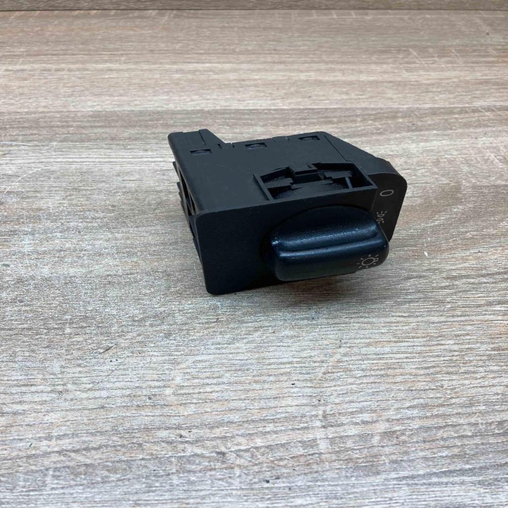 90481764 90481763  Light switch Opel Corsa B