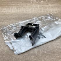 6992L5   Front bumper mounting bracket Peugeot 605